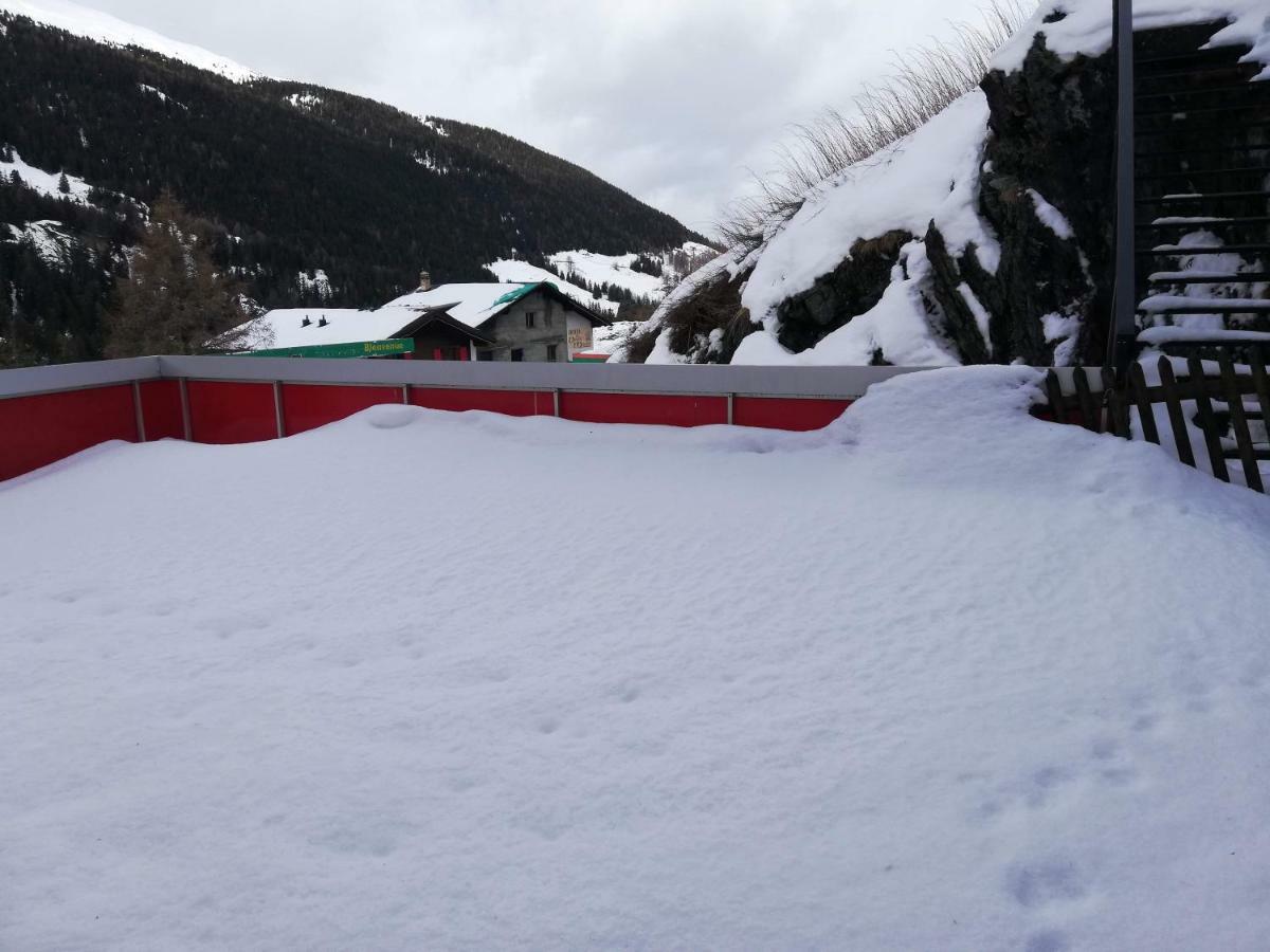 Les Nis Bourg-Saint-Pierre Exterior foto