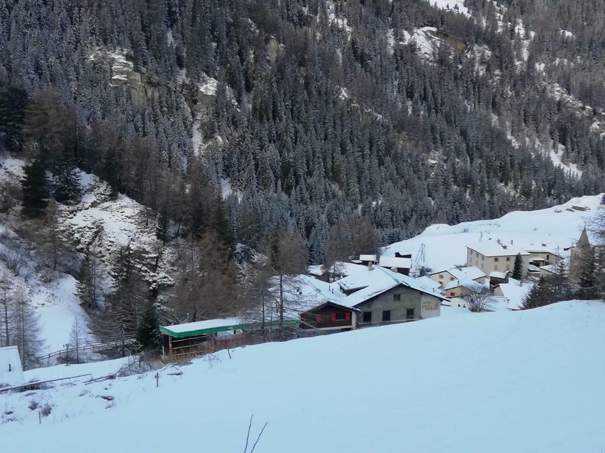 Les Nis Bourg-Saint-Pierre Exterior foto